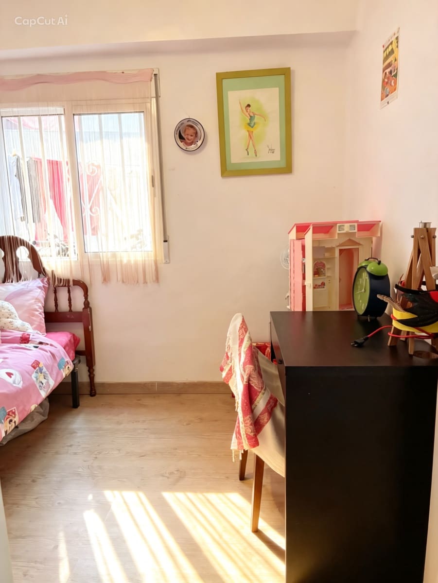 4 Zimmer Apartment zu verkaufen in Valencia Stadt - 250.000 € (Ref: 9739228)