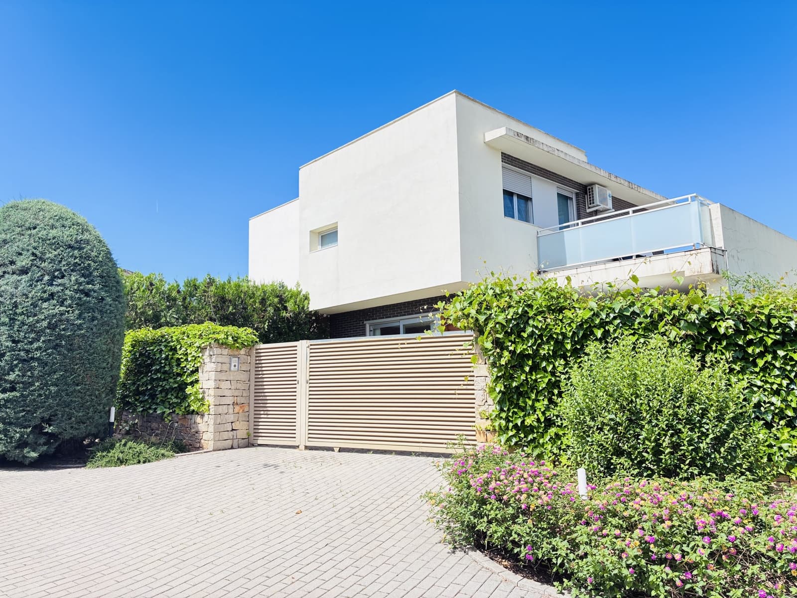 Pareado de 5 habitaciones en Chiva en venta con piscina garaje - 420.000 € (Ref: 9824552)