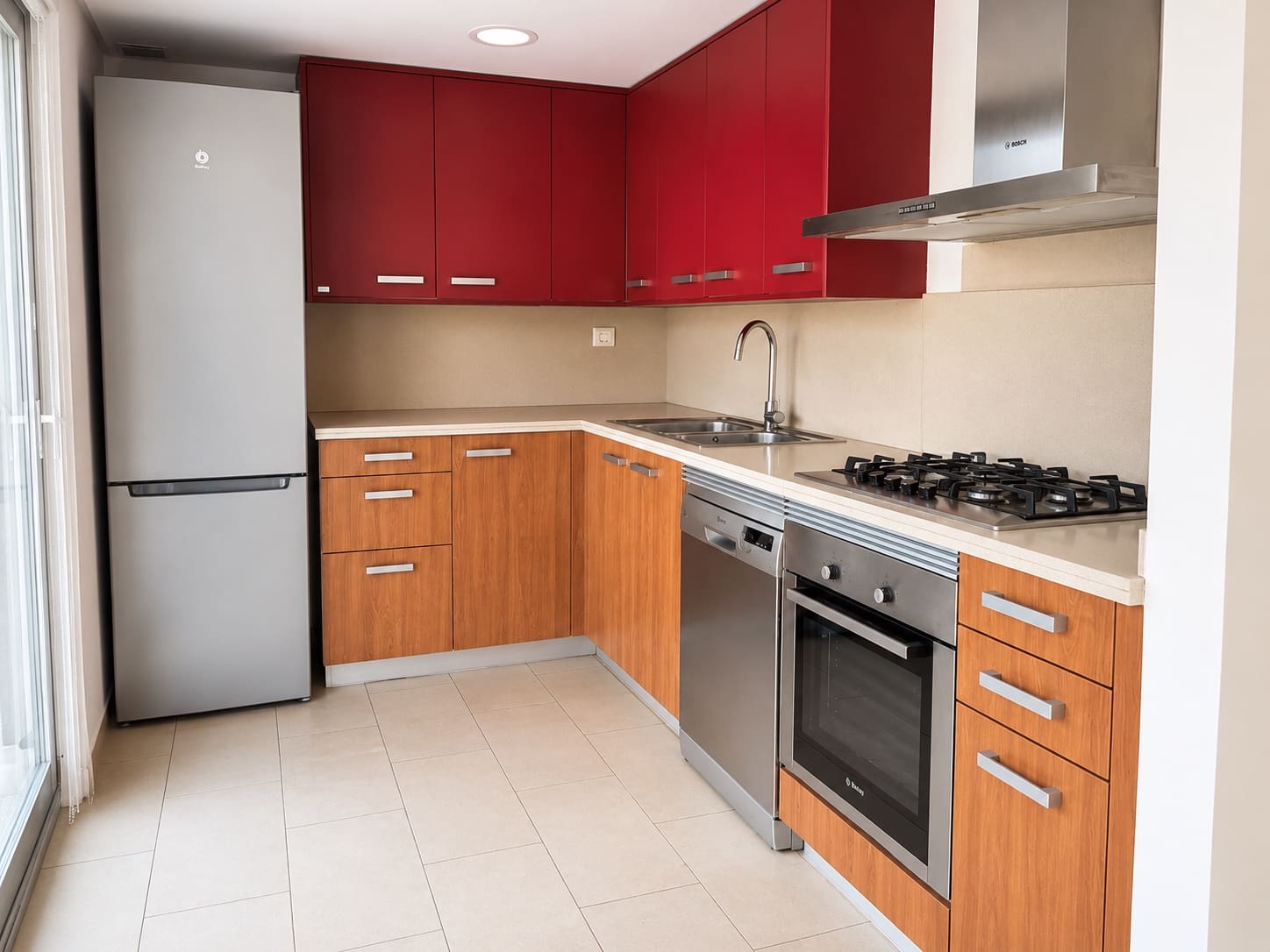 5 bedroom Semi-detached Villa for sale in Chiva with pool garage - € 420,000 (Ref: 9824552)