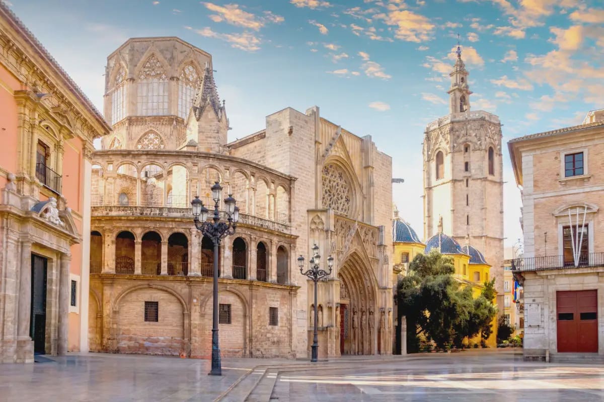 3 bedroom Flat for sale in Valencia city - € 950,000 (Ref: 9824582)