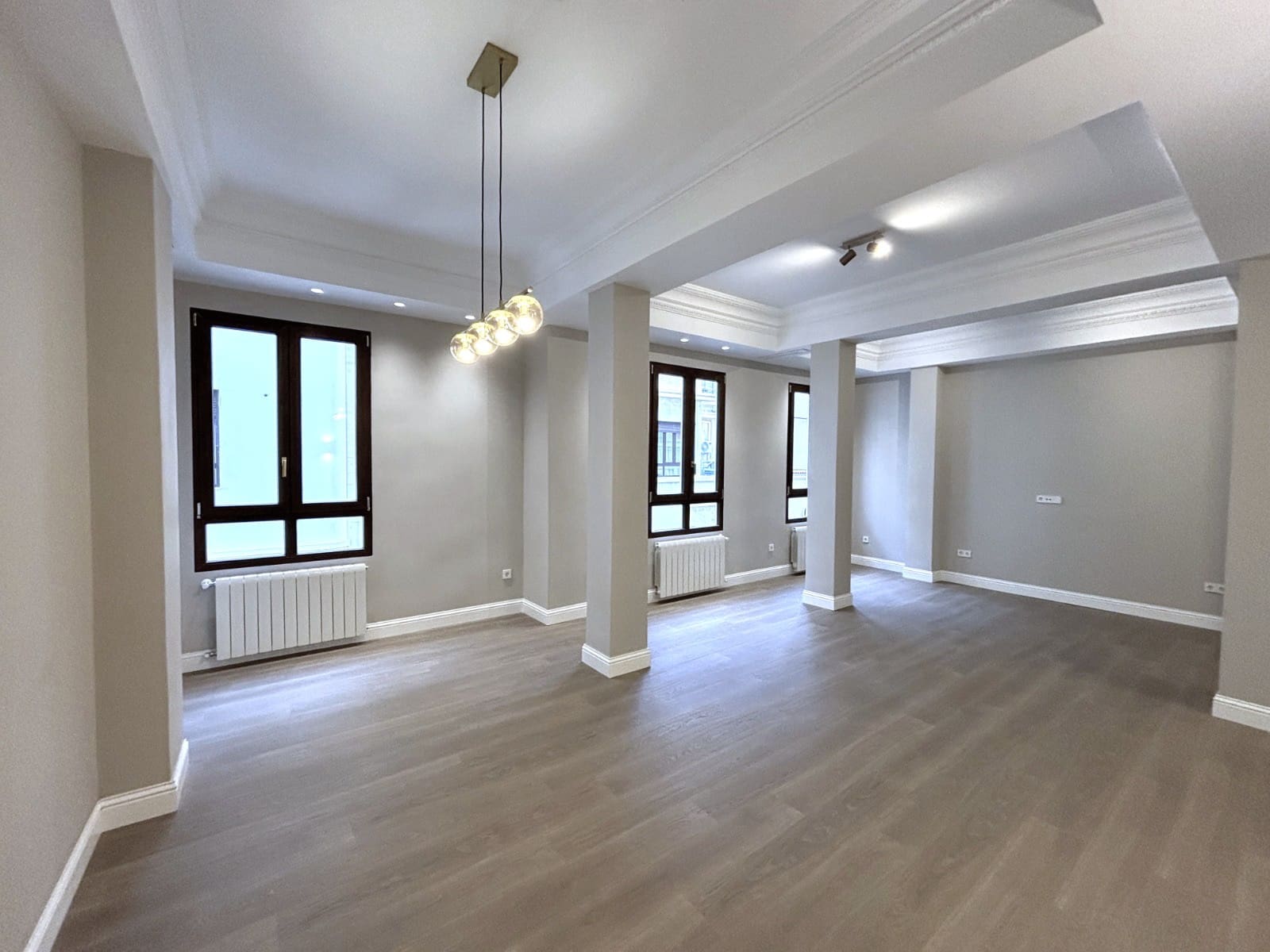 3 bedroom Flat for sale in Valencia city - € 950,000 (Ref: 9824582)