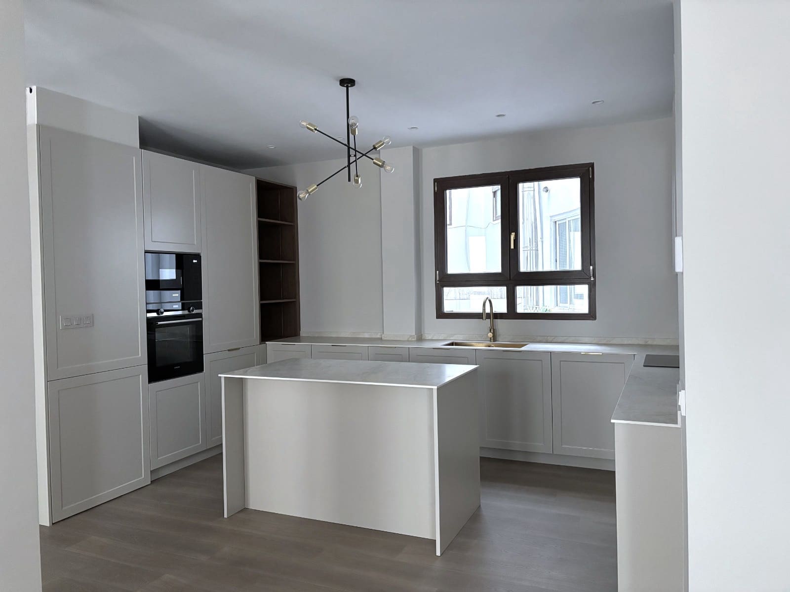 3 bedroom Flat for sale in Valencia city - € 950,000 (Ref: 9824582)