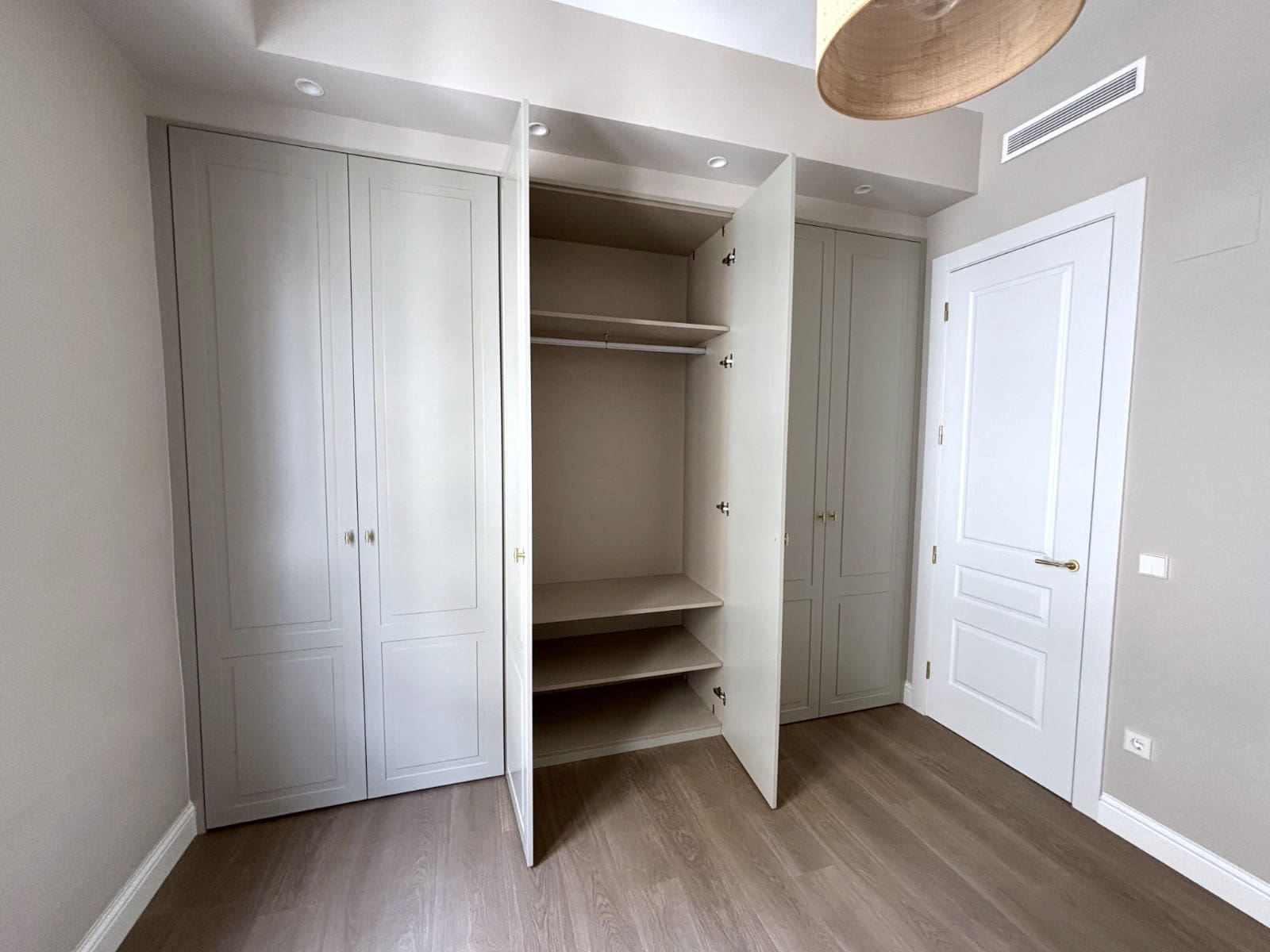 3 bedroom Flat for sale in Valencia city - € 950,000 (Ref: 9824582)
