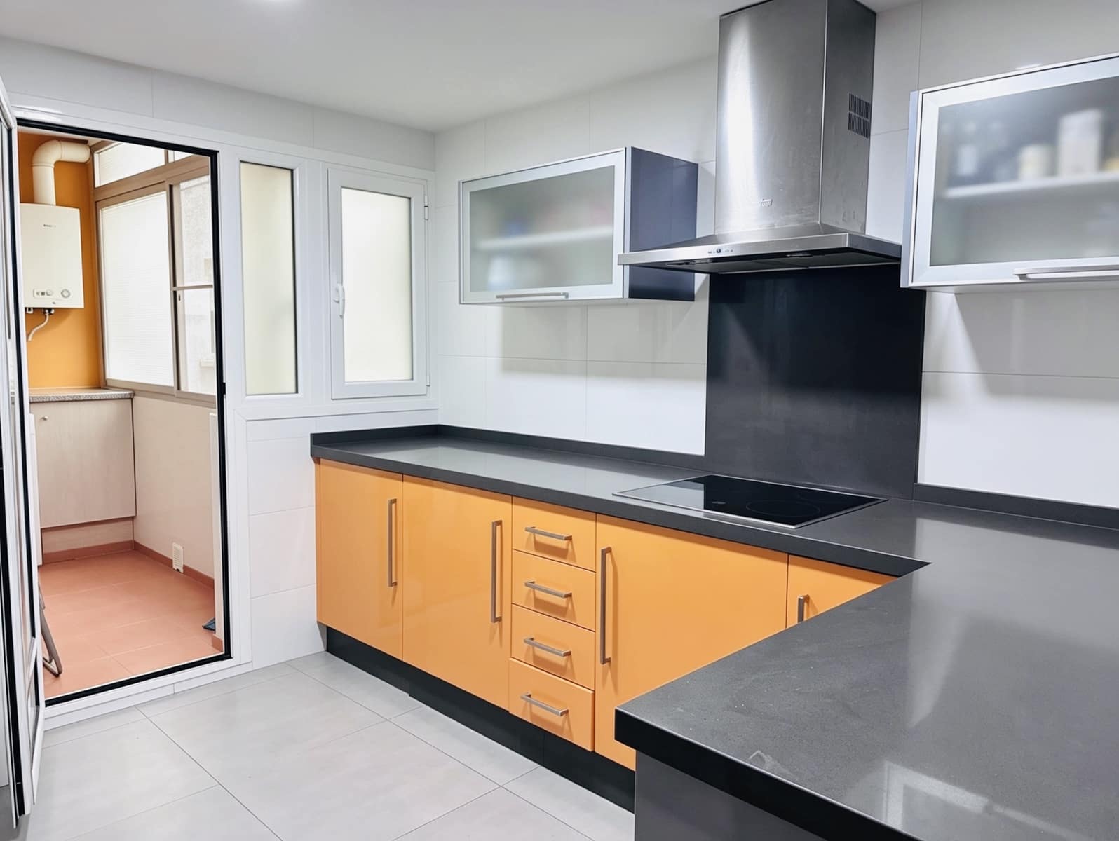4 soveværelse Lejlighed til salg i Valencia by - € 330.000 (Ref: 9889058)