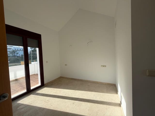 3 bedroom Terraced Villa for sale in Doña Julia Golf, Casares - € 511,000 (Ref: 9679082)