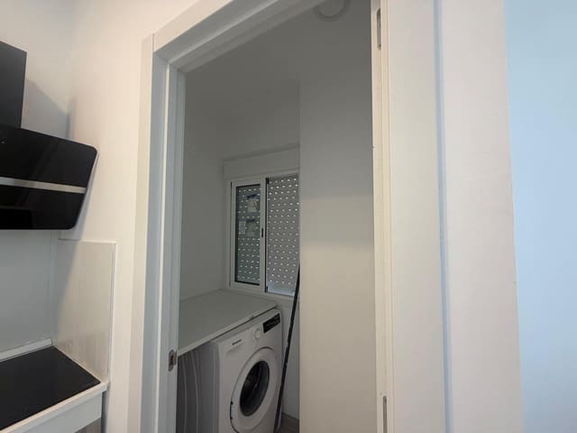 Apartamento de 2 habitaciones en San Pedro de Alcántara Pueblo, Marbella en venta - 225.000 € (Ref: 9688482)