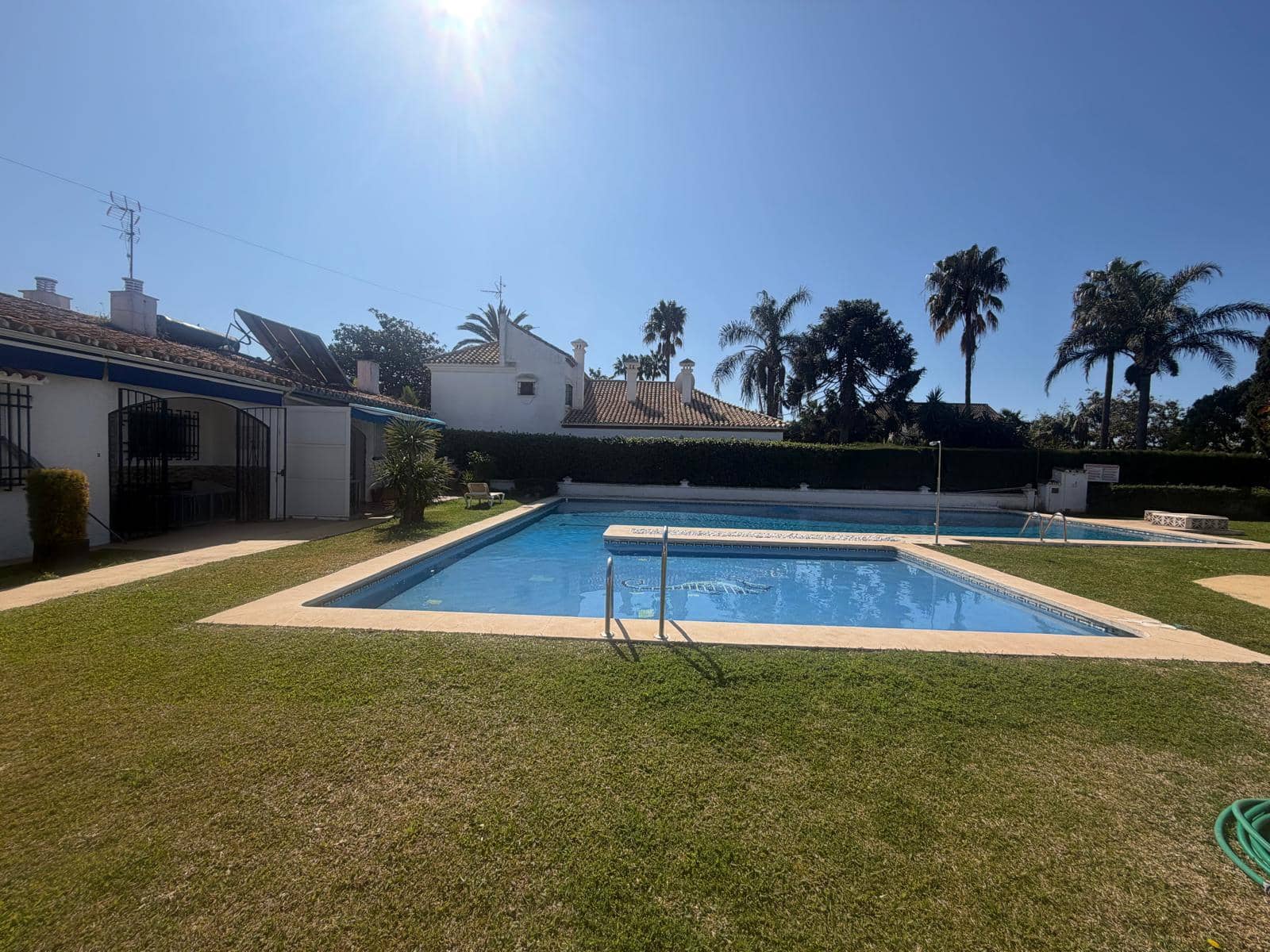 2 chambre Villa/Maison Mitoyenne à vendre à San Pedro de Alcantara avec piscine - 490 000 € (Ref: 9795664)