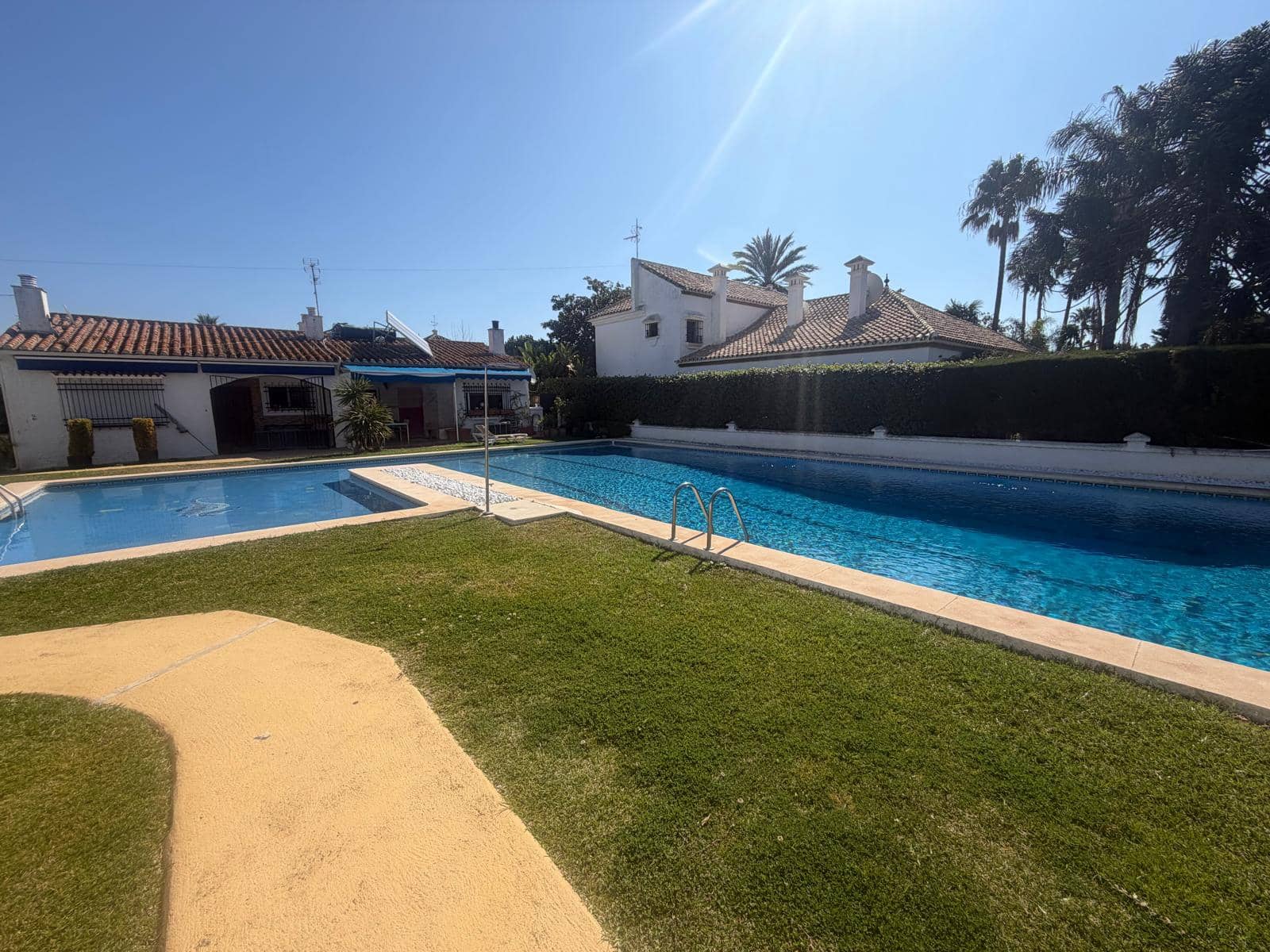 2 chambre Villa/Maison Mitoyenne à vendre à San Pedro de Alcantara avec piscine - 490 000 € (Ref: 9795664)