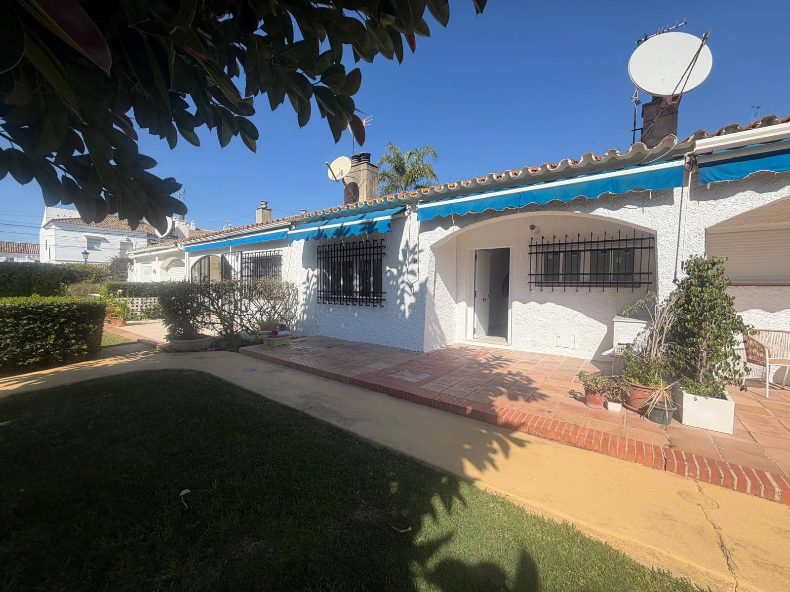 2 chambre Villa/Maison Mitoyenne à vendre à San Pedro de Alcantara avec piscine - 490 000 € (Ref: 9795664)