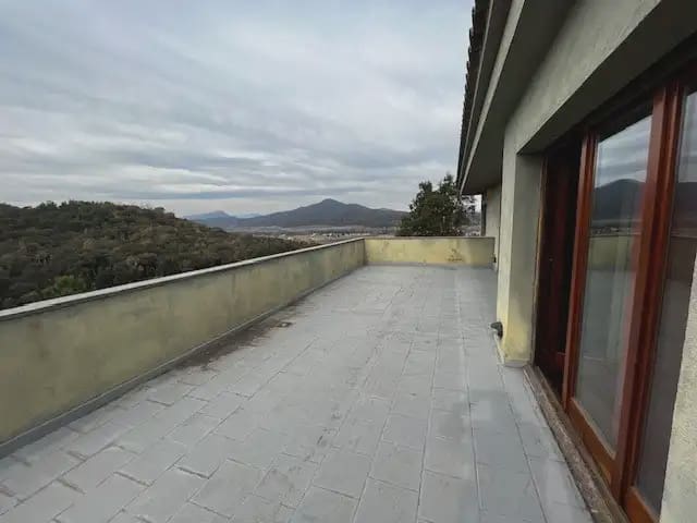 4 slaapkamer Villa te koop in Bescanó met garage - € 1.090.000 (Ref: 9849992)