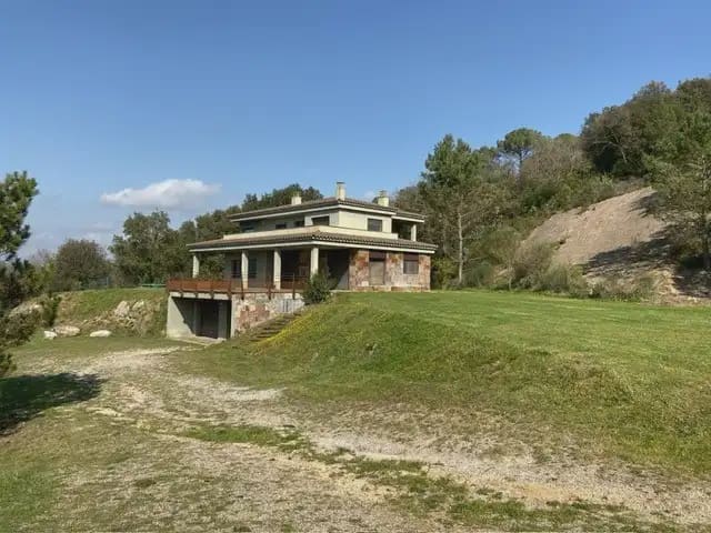 4 slaapkamer Villa te koop in Bescanó met garage - € 1.090.000 (Ref: 9849992)
