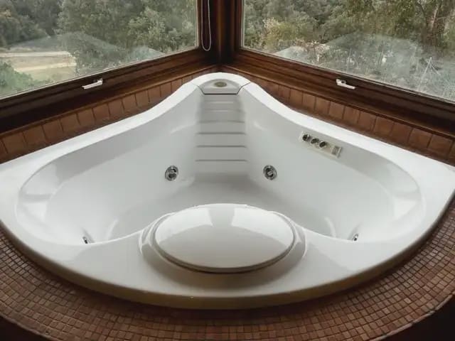 4 slaapkamer Villa te koop in Bescano met garage - € 1.090.000 (Ref: 9849992)