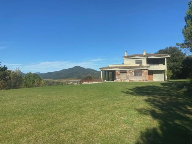 4 slaapkamer Villa te koop in Bescanó met garage - € 1.090.000 (Ref: 9849992)