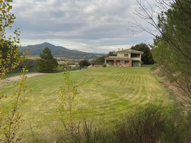 4 slaapkamer Villa te koop in Bescanó met garage - € 1.090.000 (Ref: 9849992)