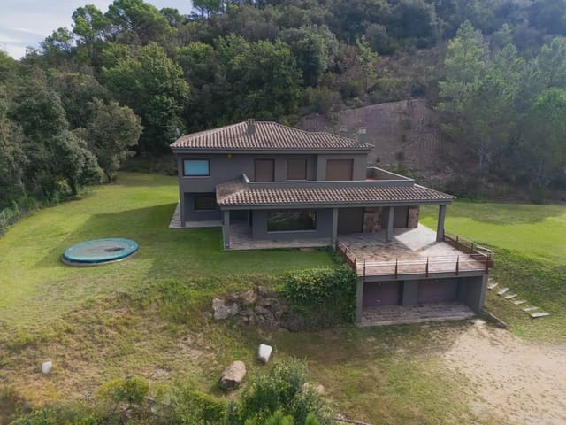 4 slaapkamer Villa te koop in Bescanó met garage - € 1.090.000 (Ref: 9849992)