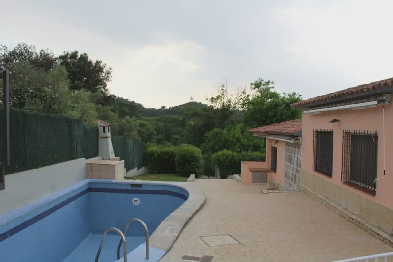 4 slaapkamer Villa te koop in Quart met zwembad garage - € 490.000 (Ref: 9849994)