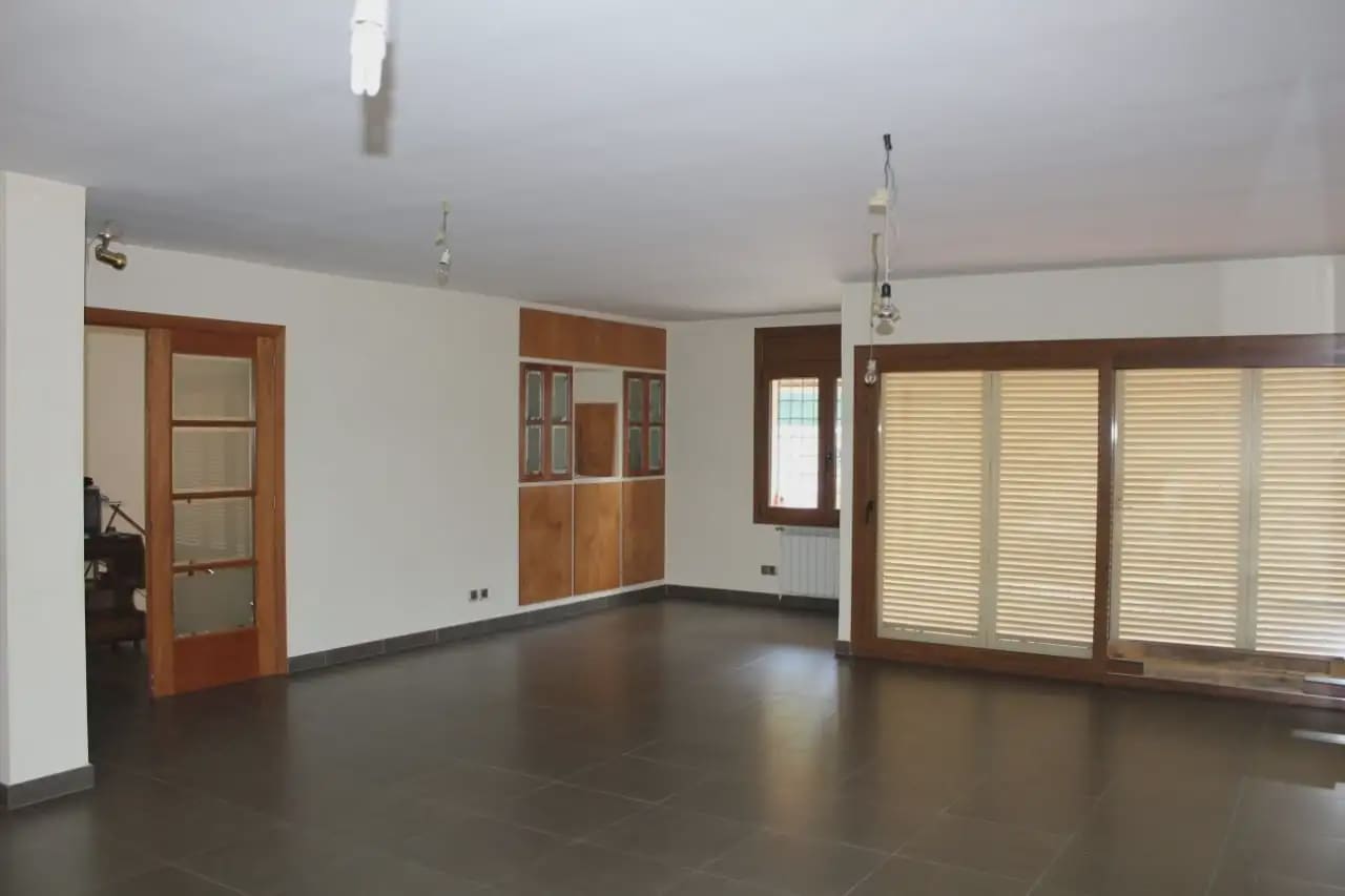 4 slaapkamer Villa te koop in Quart met zwembad garage - € 490.000 (Ref: 9849994)