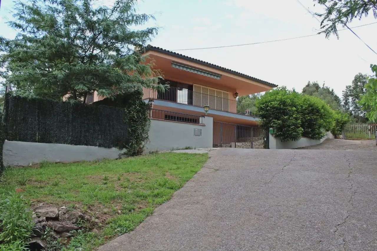 4 slaapkamer Villa te koop in Quart met zwembad garage - € 490.000 (Ref: 9849994)