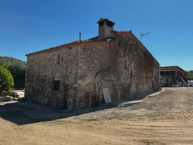 5 soveværelse Finca/Landehus til salg i Bescanó med garage - € 475.000 (Ref: 9849998)