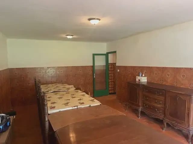 10 soveværelse Finca/Landehus til salg i Bescanó med garage - € 250.000 (Ref: 9850002)