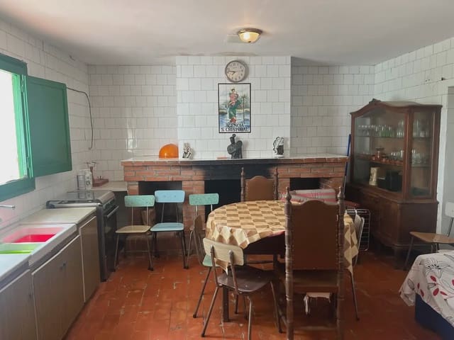 10 soveværelse Finca/Landehus til salg i Bescanó med garage - € 250.000 (Ref: 9850002)
