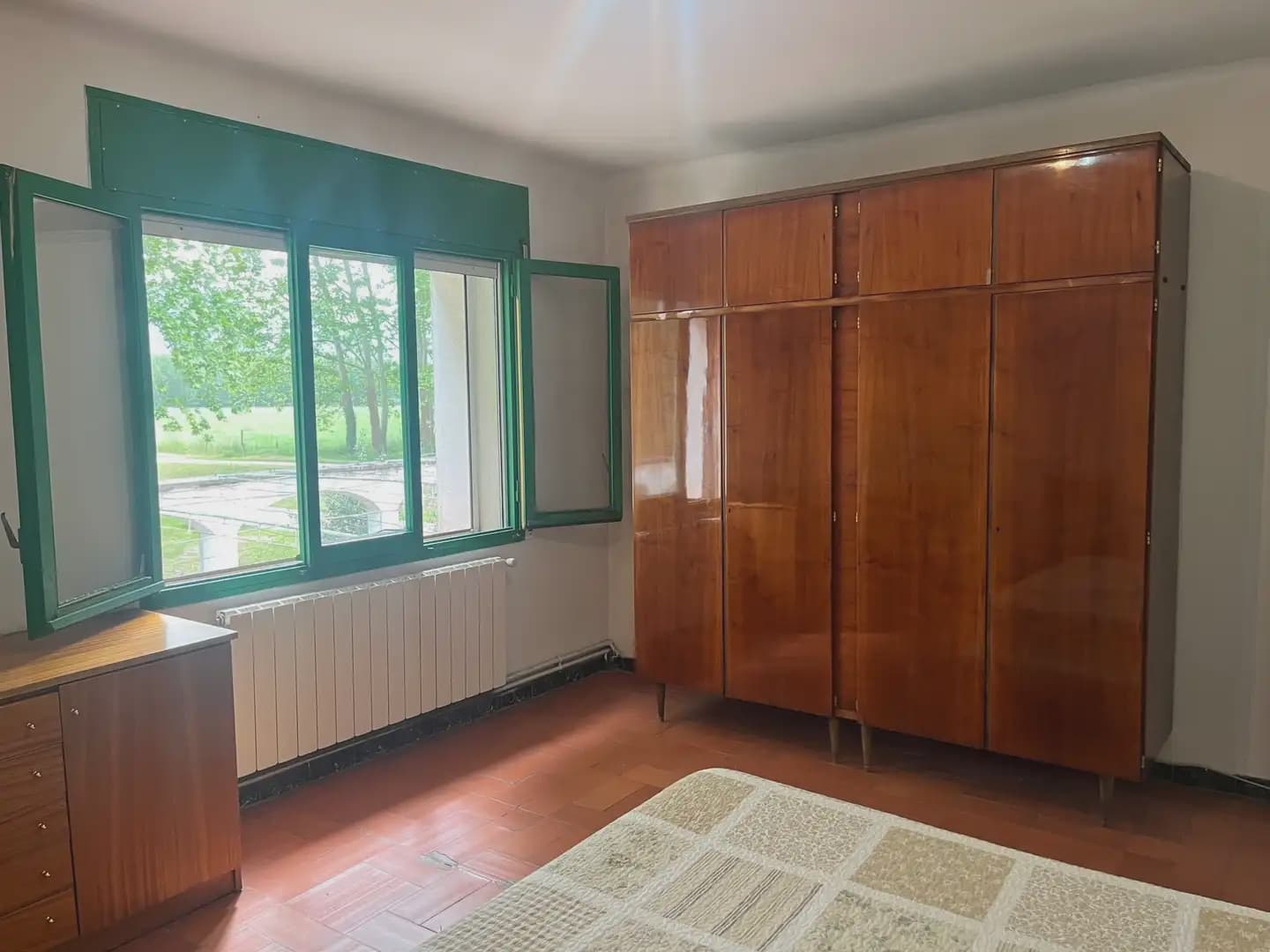 10 soveværelse Finca/Landehus til salg i Bescano med garage - € 250.000 (Ref: 9850002)