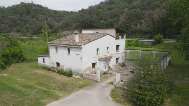 10 soveværelse Finca/Landehus til salg i Bescanó med garage - € 250.000 (Ref: 9850002)