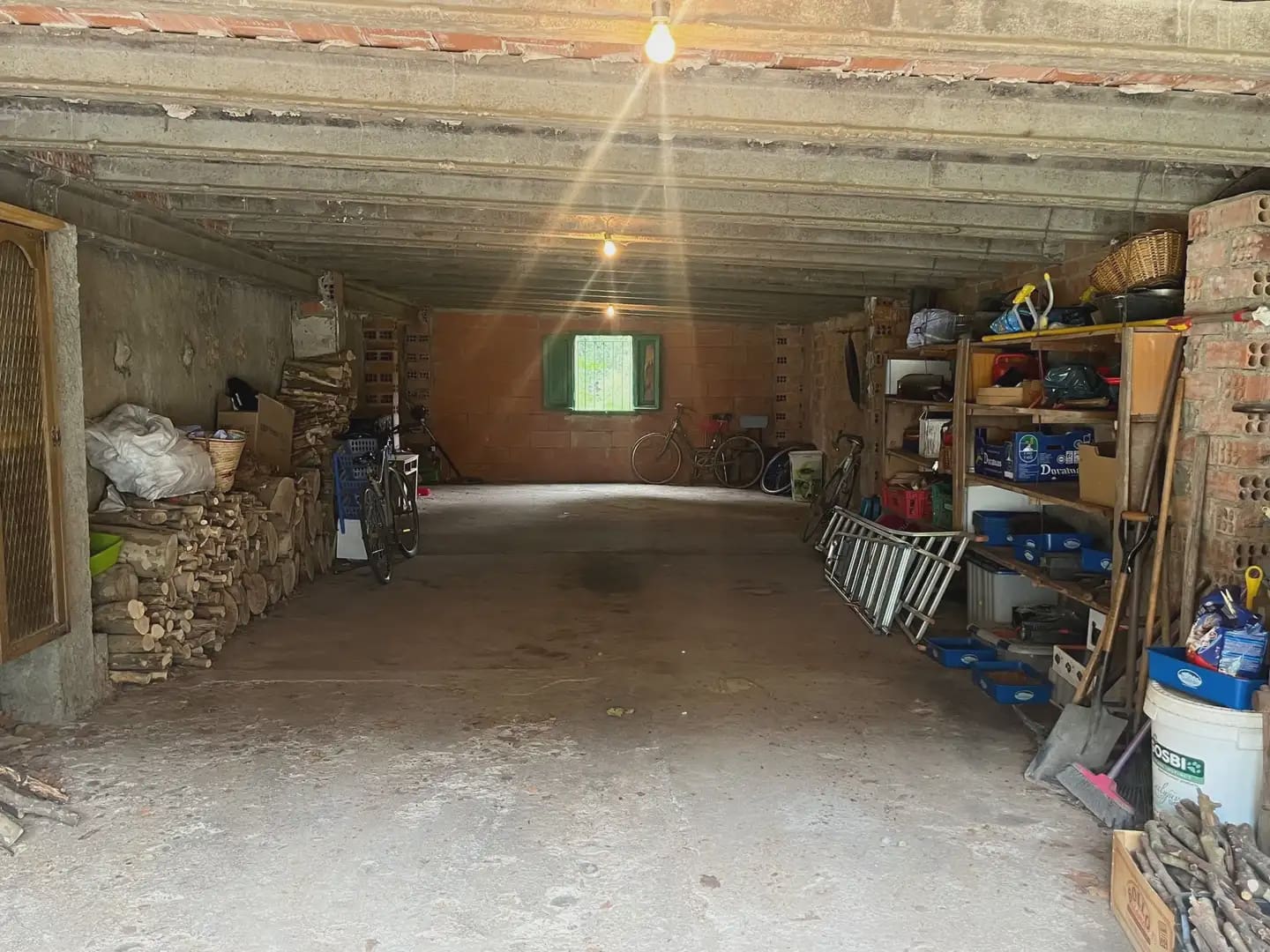 10 soveværelse Finca/Landehus til salg i Bescano med garage - € 250.000 (Ref: 9850002)