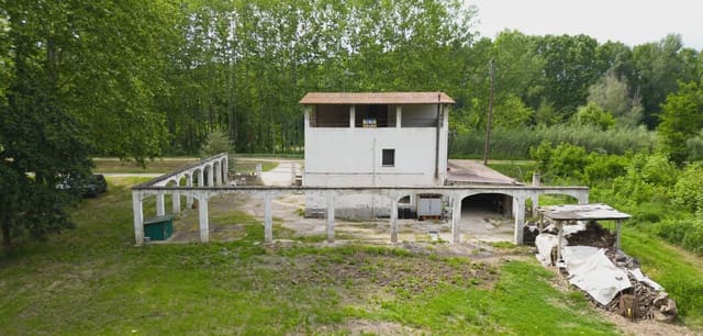 10 soveværelse Finca/Landehus til salg i Bescanó med garage - € 250.000 (Ref: 9850002)