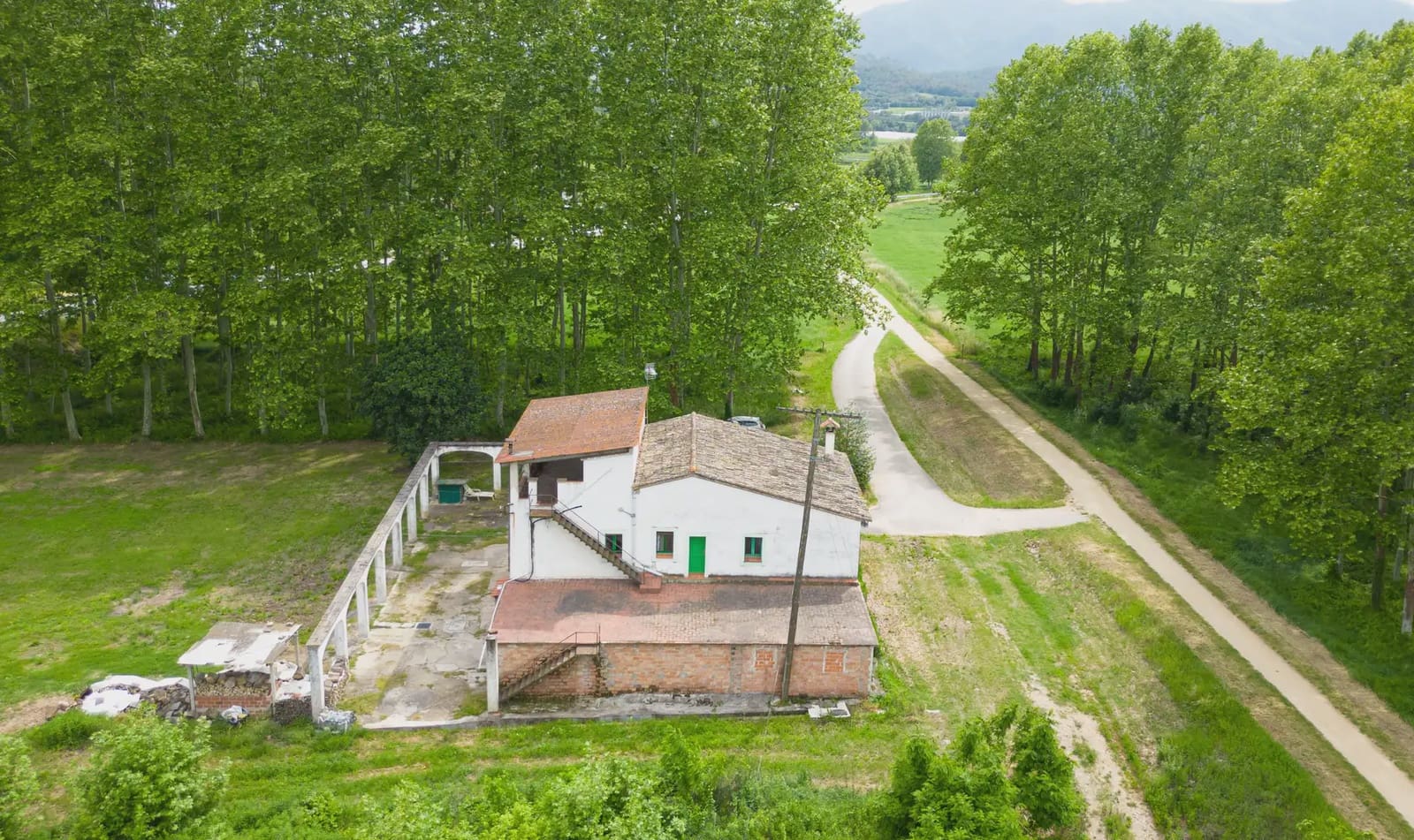 10 soveværelse Finca/Landehus til salg i Bescano med garage - € 250.000 (Ref: 9850002)