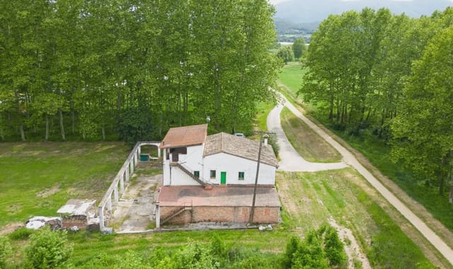 10 soveværelse Finca/Landehus til salg i Bescanó med garage - € 250.000 (Ref: 9850002)