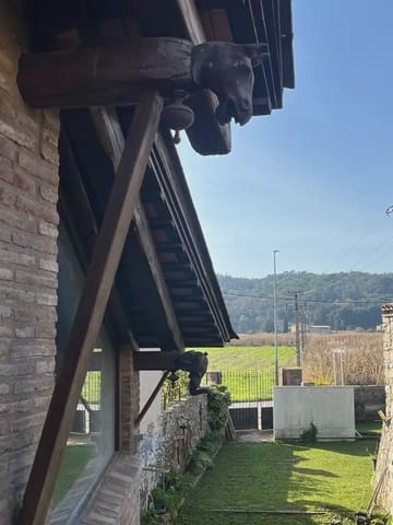 6 bedroom Semi-detached Villa for sale in Bescanó with pool garage - € 350,000 (Ref: 9850008)