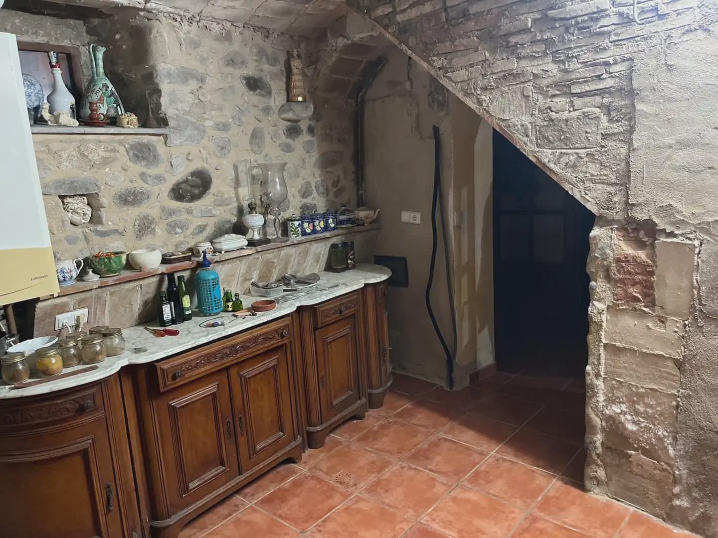 6 bedroom Semi-detached Villa for sale in Bescano with pool garage - € 350,000 (Ref: 9850008)