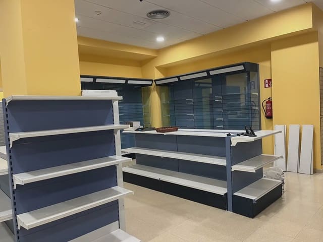 Commercial for sale in Girona city - € 743,000 (Ref: 9850016)