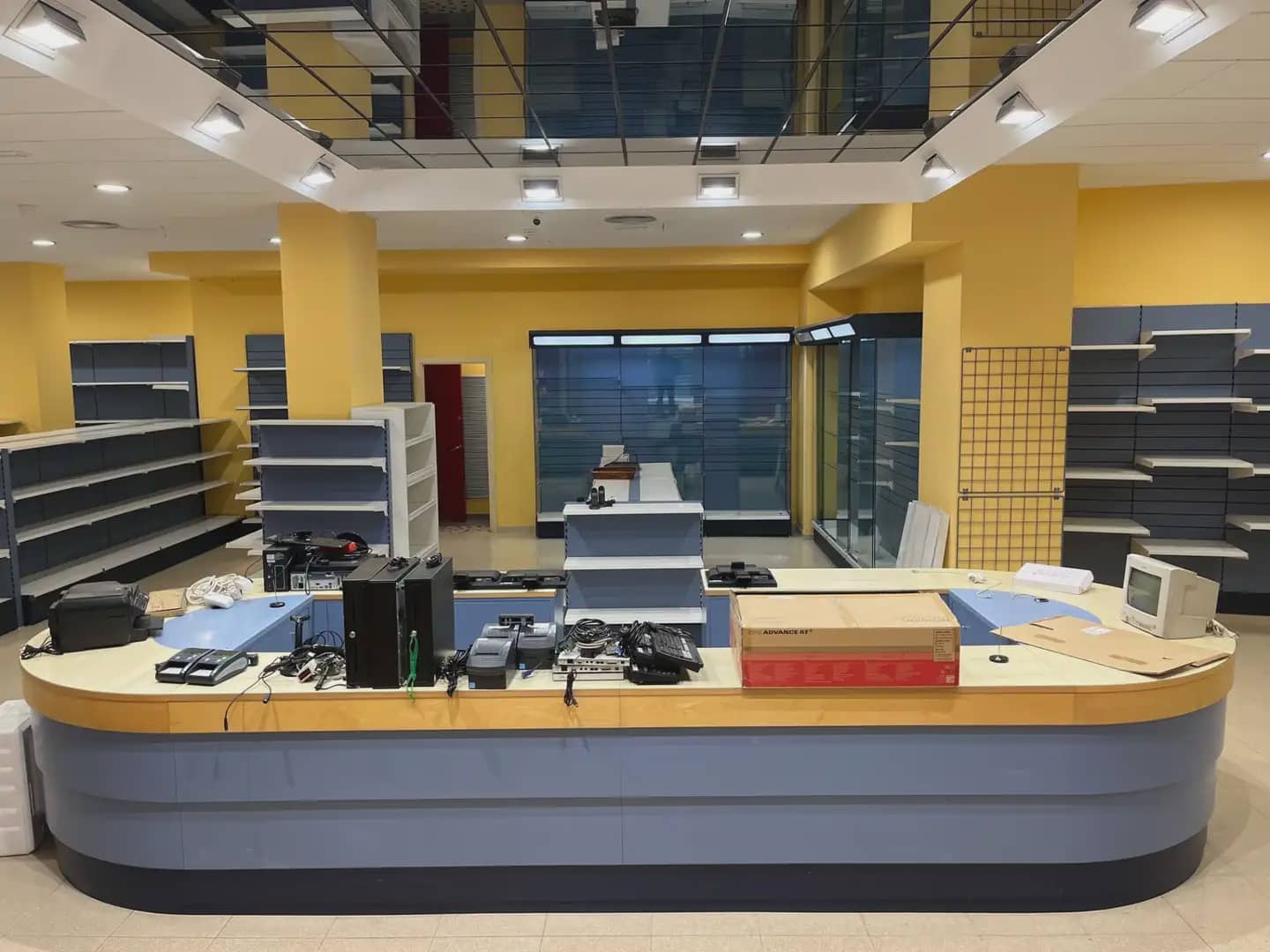 Commercial for sale in Girona city - € 743,000 (Ref: 9850016)