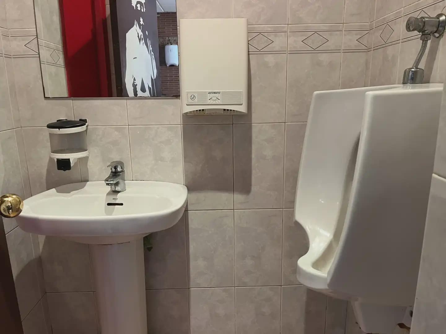 Commercial for sale in Sant Hilari Sacalm - € 225,000 (Ref: 9858887)
