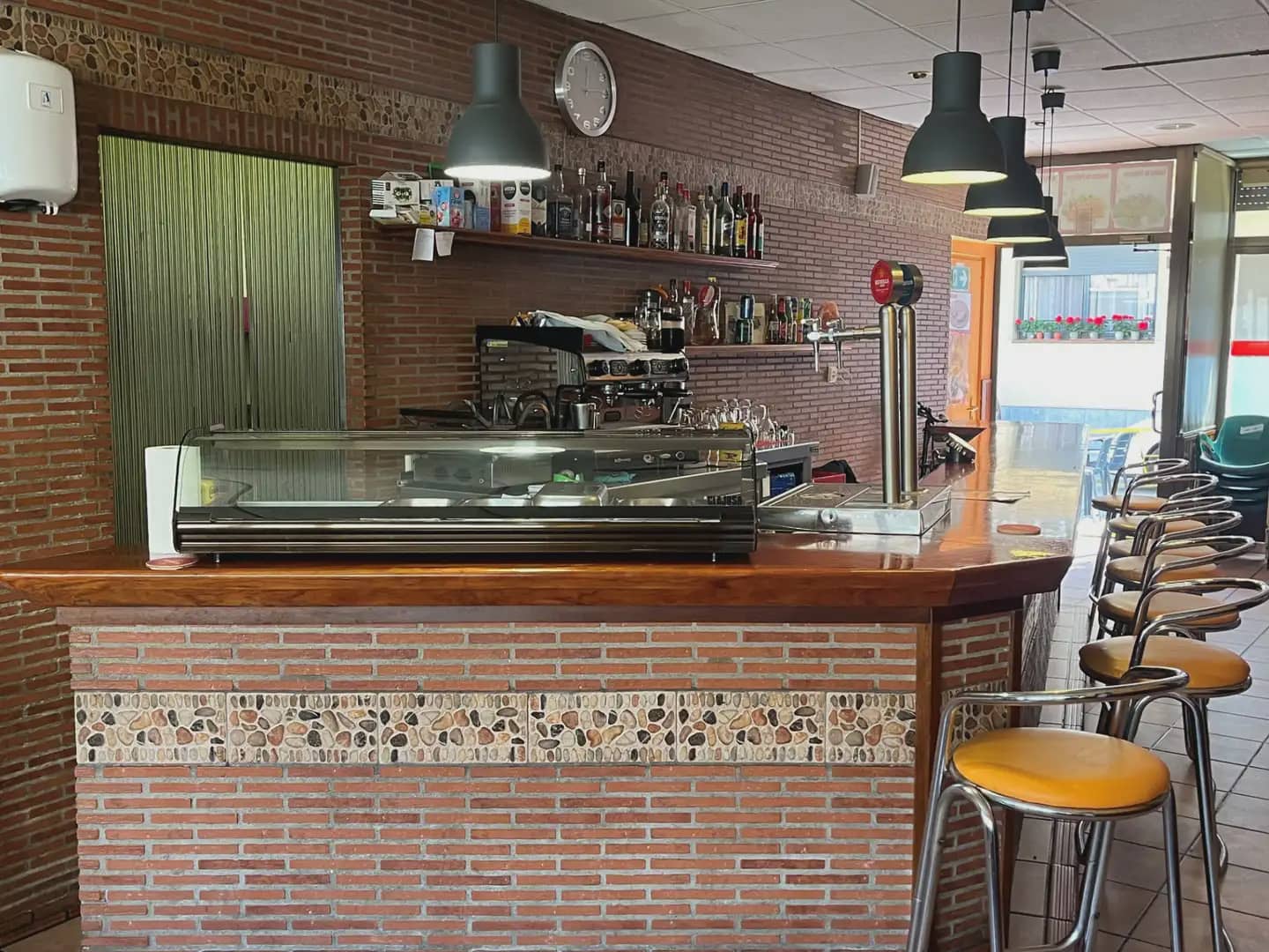 Commercial for sale in Sant Hilari Sacalm - € 225,000 (Ref: 9858887)