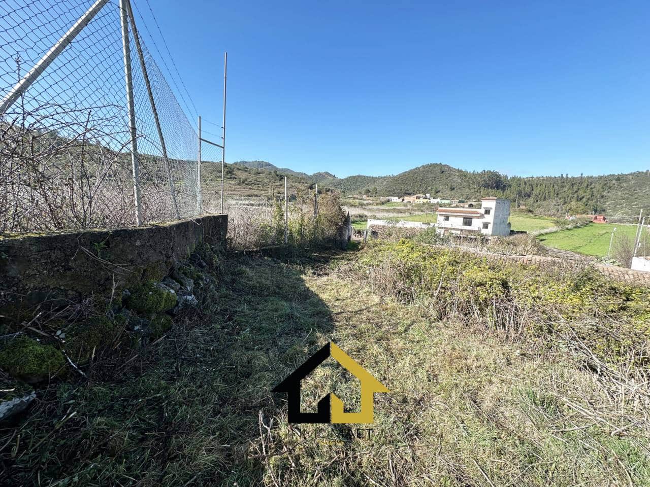 Ubebygd land til salgs i El Tanque - € 14 000 (Ref: 9618553)