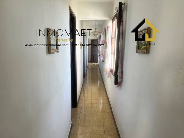 8 soveværelse Villa til salg i Los Silos med garage - € 190.000 (Ref: 9618559)