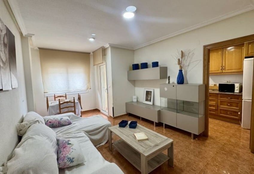 3 makuuhuone Huoneisto myytävänä paikassa Torrevieja - 169 000 € (Ref: 9610275)