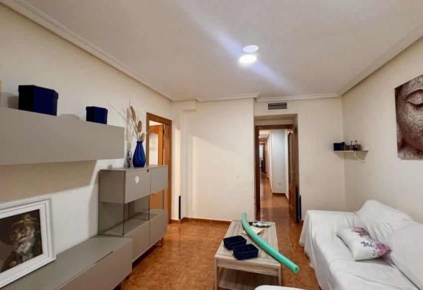 3 makuuhuone Huoneisto myytävänä paikassa Torrevieja - 169 000 € (Ref: 9610275)