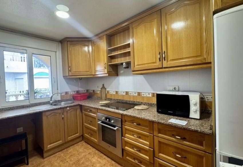 3 makuuhuone Huoneisto myytävänä paikassa Torrevieja - 169 000 € (Ref: 9610275)