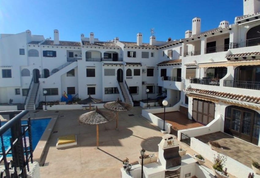 2 sovrum Lägenhet till salu i Orihuela Costa med pool - 169 995 € (Ref: 9610277)