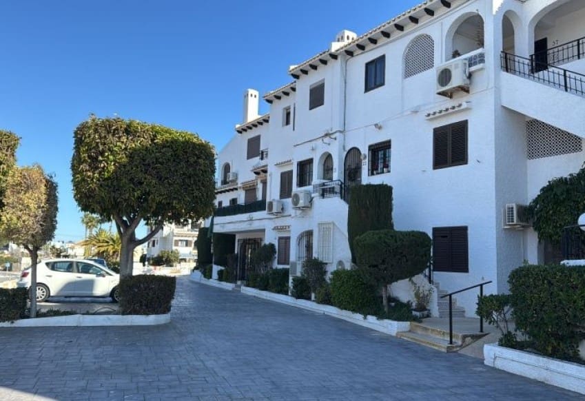 2 sovrum Lägenhet till salu i Orihuela Costa med pool - 169 995 € (Ref: 9610277)