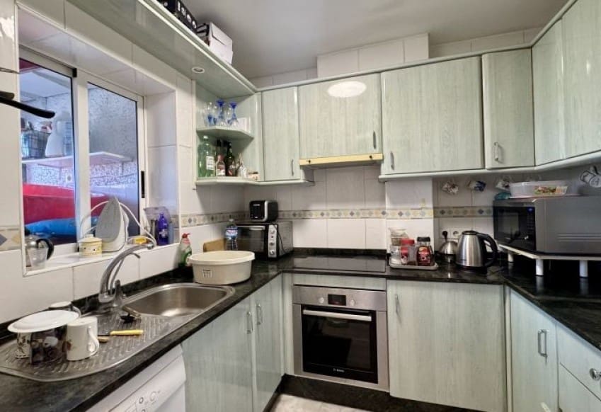 2 sovrum Lägenhet till salu i Orihuela Costa med pool - 169 995 € (Ref: 9610277)