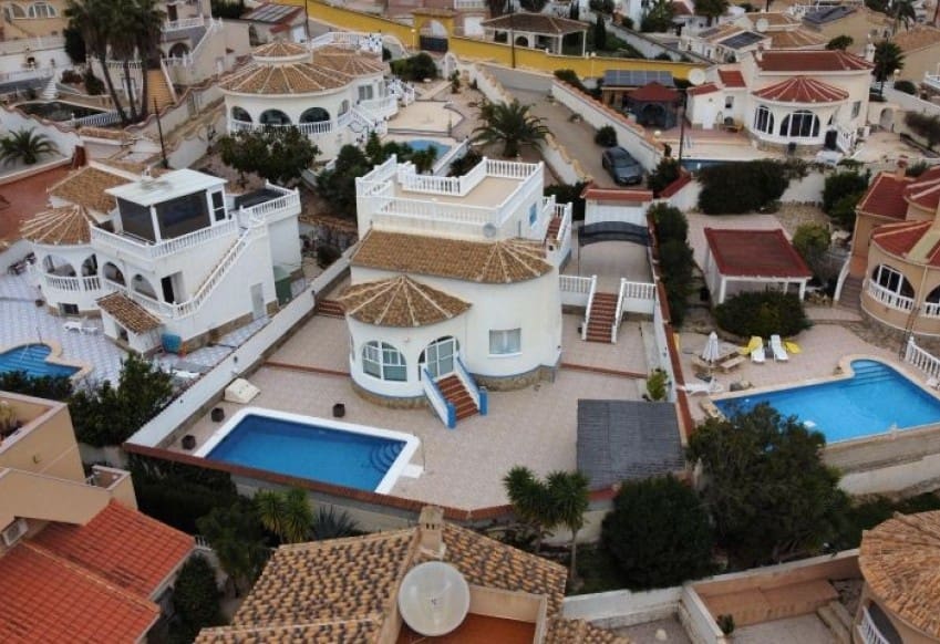 Chalet de 5 habitaciones en Rojales en venta con piscina - 539.995 € (Ref: 9610278)