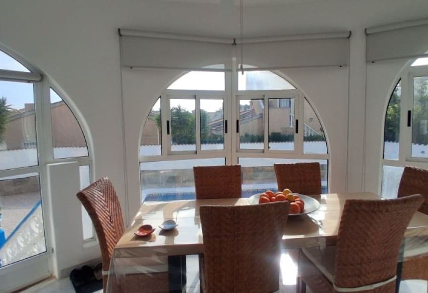 Chalet de 5 habitaciones en Rojales en venta con piscina - 539.995 € (Ref: 9610278)