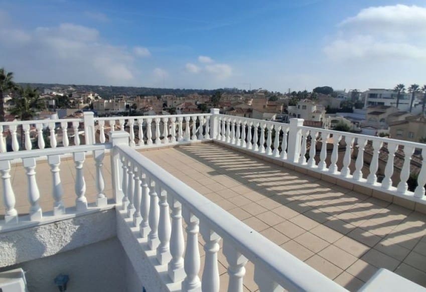 Chalet de 5 habitaciones en Rojales en venta con piscina - 539.995 € (Ref: 9610278)