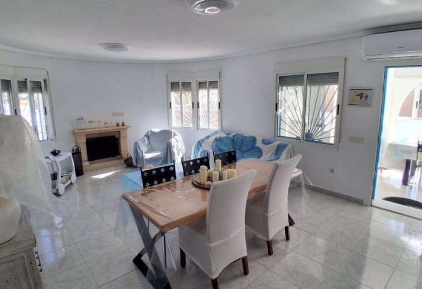5 bedroom Villa for sale in Rojales with pool - € 539,995 (Ref: 9610278)
