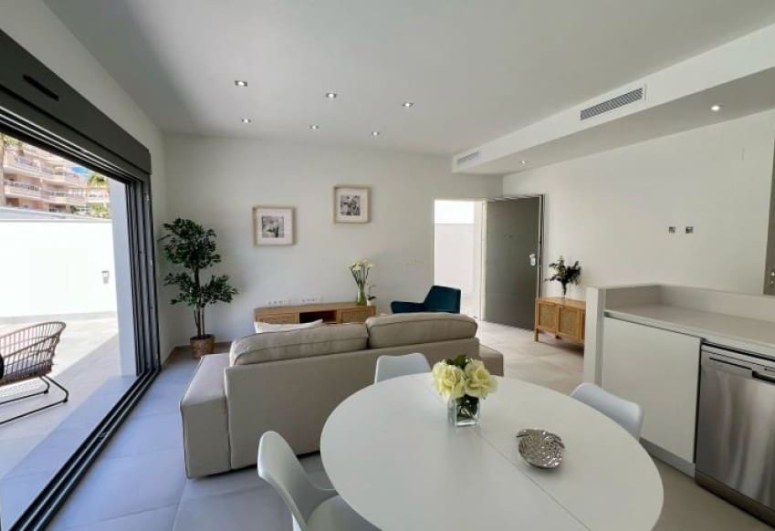 3 bedroom Villa for sale in Orihuela Costa with pool - € 439,900 (Ref: 9610281)